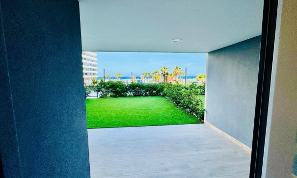 Revente - Appartement -
Torrevieja - Punta prima