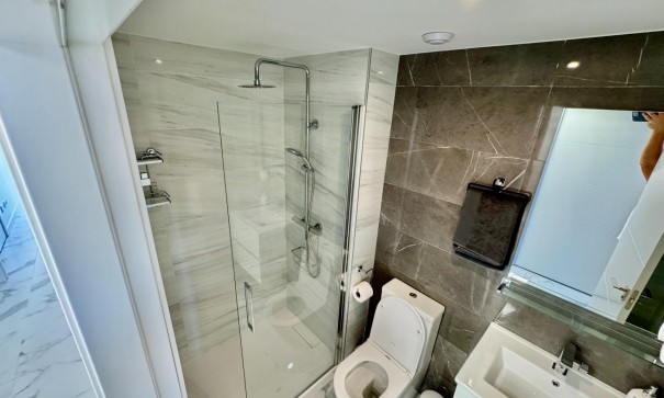 Revente - Appartement -
Torrevieja - Punta prima