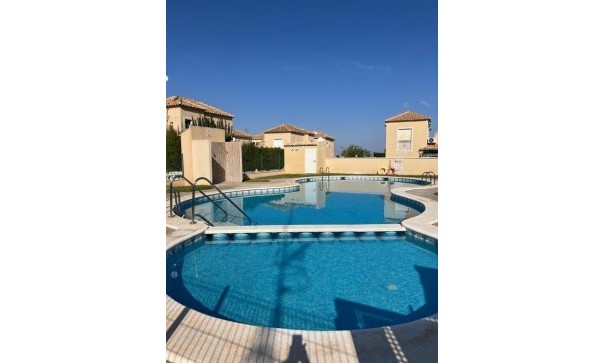 Återförsäljning - Radhus -
Torrevieja - Los balcones