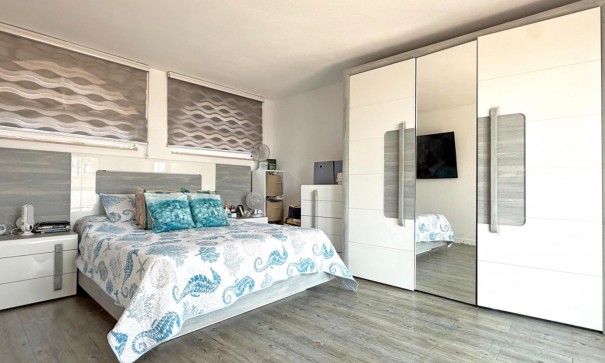 Videresalg - Fritliggende villa -
Orihuela Costa - Villamartín