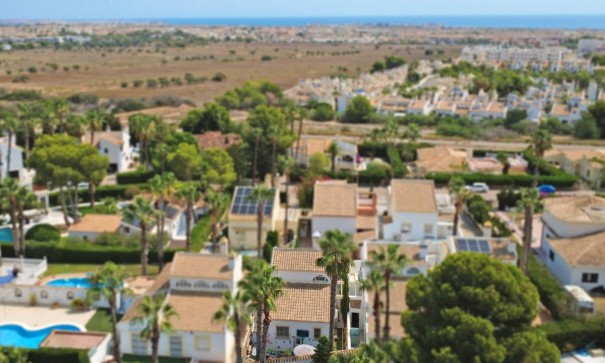 Videresalg - Fritliggende villa -
Orihuela Costa - Villamartín