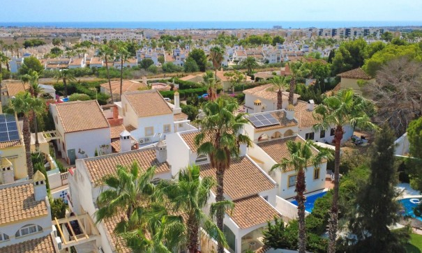 Videresalg - Fritliggende villa -
Orihuela Costa - Villamartín
