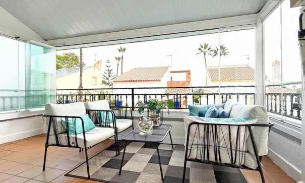 Videresalg - Fritliggende villa -
Orihuela Costa - Villamartín