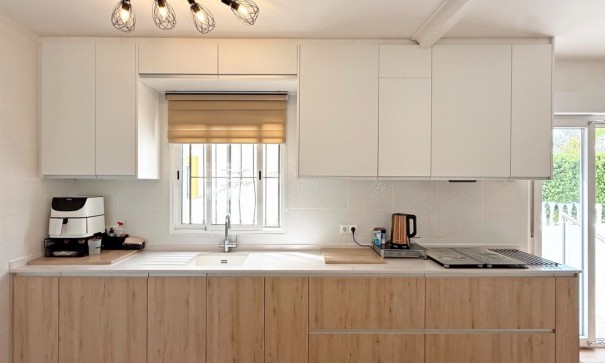 Videresalg - Fritliggende villa -
Orihuela Costa - Villamartín