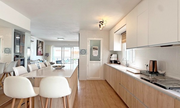 Videresalg - Fritliggende villa -
Orihuela Costa - Villamartín