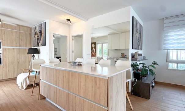 Videresalg - Fritliggende villa -
Orihuela Costa - Villamartín