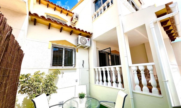 Sale - Town house -
Orihuela - Urbanización Perla del Mar