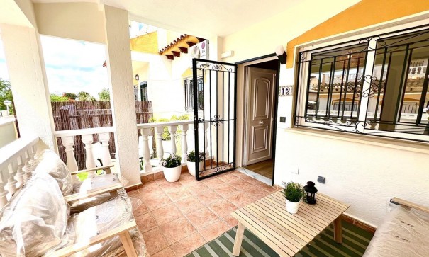 Sale - Town house -
Orihuela - Urbanización Perla del Mar