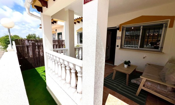 Sale - Town house -
Orihuela - Urbanización Perla del Mar