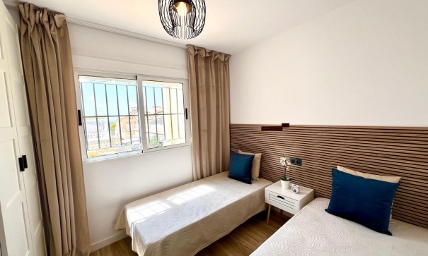 Sale - Town house -
Orihuela - Urbanización Perla del Mar