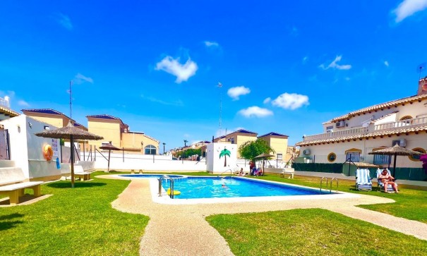 Sale - Town house -
Orihuela - Urbanización Perla del Mar