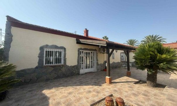 Resale - Finca Landgut -
Catral