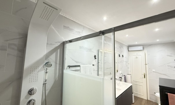 Sale - Town house -
Orihuela Costa - La Zenia