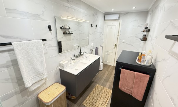 Sale - Town house -
Orihuela Costa - La Zenia