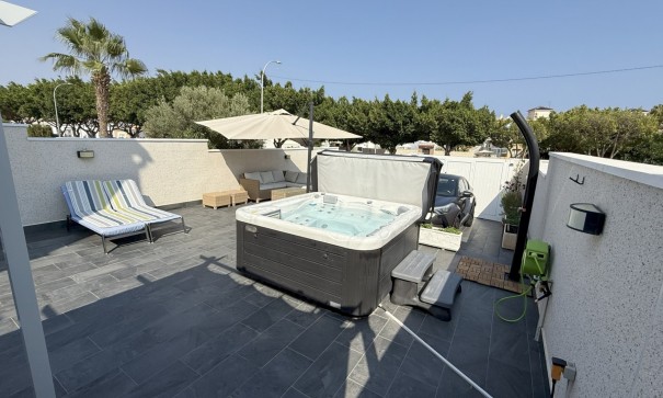 Sale - Town house -
Orihuela Costa - La Zenia