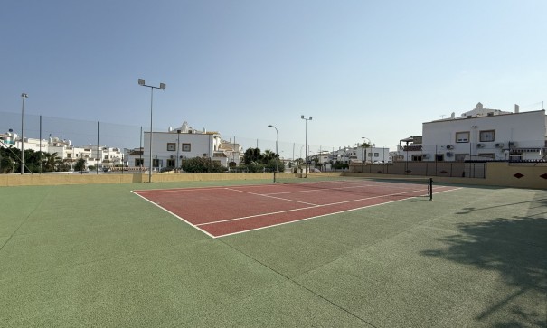 Sale - Town house -
Orihuela Costa - La Zenia