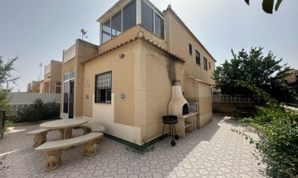 Sale - Town house -
Torrevieja - La Siesta