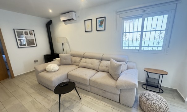 Återförsäljning - Fristående villa -
San Miguel de Salinas - Blue Lagoon