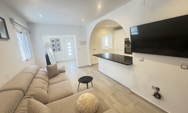 Återförsäljning - Fristående villa -
San Miguel de Salinas - Blue Lagoon