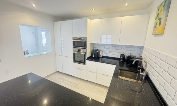 Återförsäljning - Fristående villa -
San Miguel de Salinas - Blue Lagoon