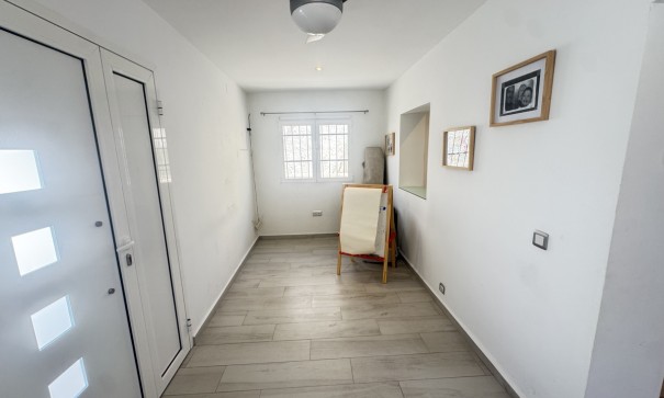 Återförsäljning - Fristående villa -
San Miguel de Salinas - Blue Lagoon