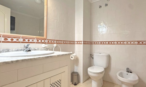 Återförsäljning - Lägenhet lägenhet -
Orihuela Costa - Villamartín