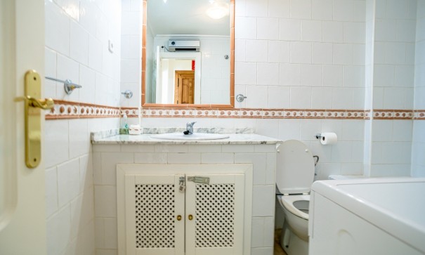 Återförsäljning - Lägenhet lägenhet -
Orihuela - Villamartin