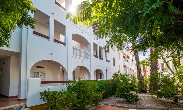 Återförsäljning - Lägenhet lägenhet -
Orihuela - Villamartin