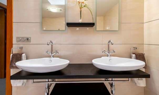 Återförsäljning - Fristående villa -
Rojales