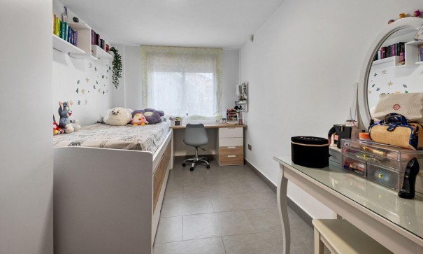 Återförsäljning - Fristående villa -
Rojales