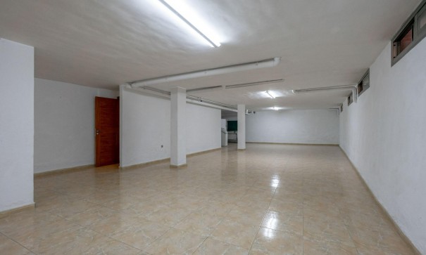 Återförsäljning - Fristående villa -
Rojales