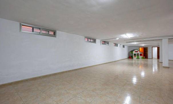 Återförsäljning - Fristående villa -
Rojales