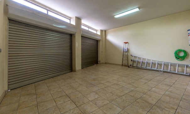 Återförsäljning - Fristående villa -
Rojales