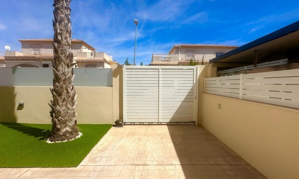 Sprzedaż - Willa wolnostojąca -
Torrevieja - Miramar - Torre del Moro