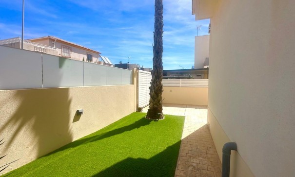 Sprzedaż - Willa wolnostojąca -
Torrevieja - Miramar - Torre del Moro