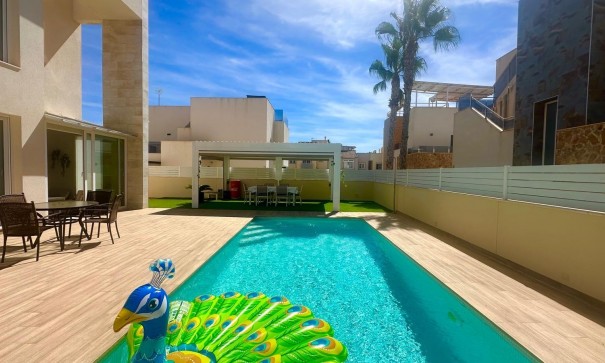 Sprzedaż - Willa wolnostojąca -
Torrevieja - Miramar - Torre del Moro