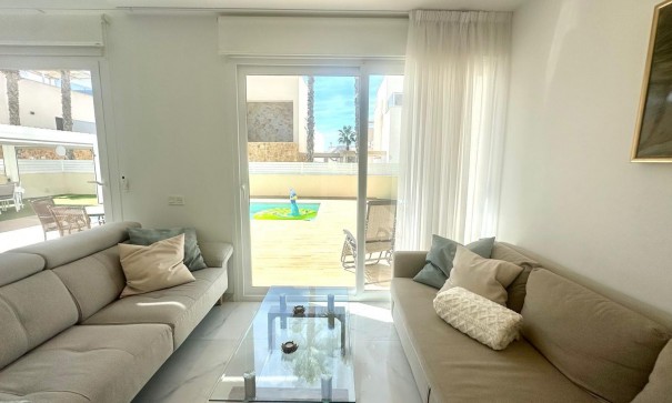 Sprzedaż - Willa wolnostojąca -
Torrevieja - Miramar - Torre del Moro