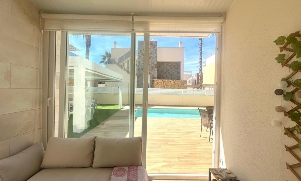 Sprzedaż - Willa wolnostojąca -
Torrevieja - Miramar - Torre del Moro