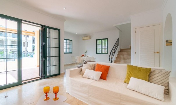 Återförsäljning - Fristående villa -
Orihuela Costa - Villamartín-Las Filipinas