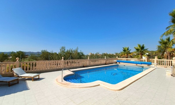 Sale - Detached Villa -
Macisvenda