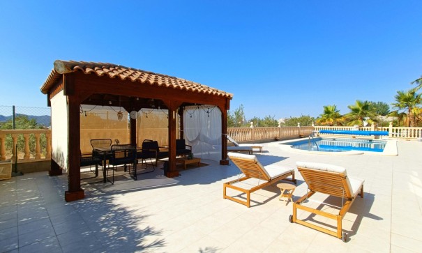 Sale - Detached Villa -
Macisvenda