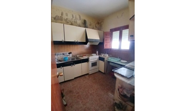 Herverkoop - Finca Landelijk pand -
Yecla