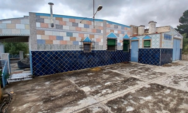 Herverkoop - Finca Landelijk pand -
Yecla