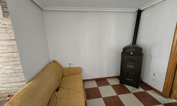 Videresalg - Byhus -
SAX