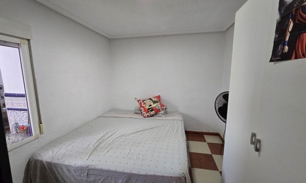 Videresalg - Byhus -
SAX