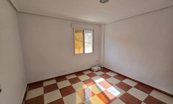 Videresalg - Byhus -
SAX