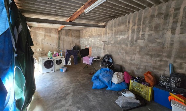 Videresalg - Byhus -
SAX