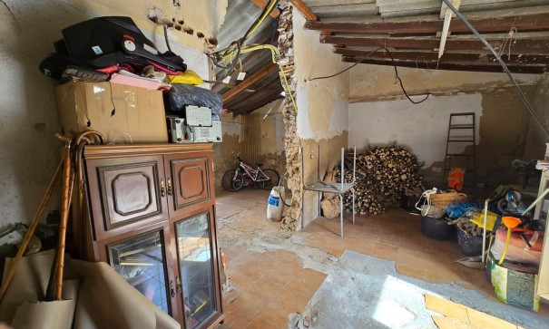 Videresalg - Byhus -
SAX