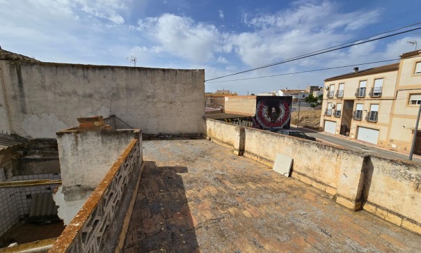 Videresalg - Byhus -
SAX