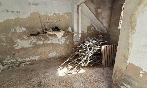 Videresalg - Byhus -
SAX